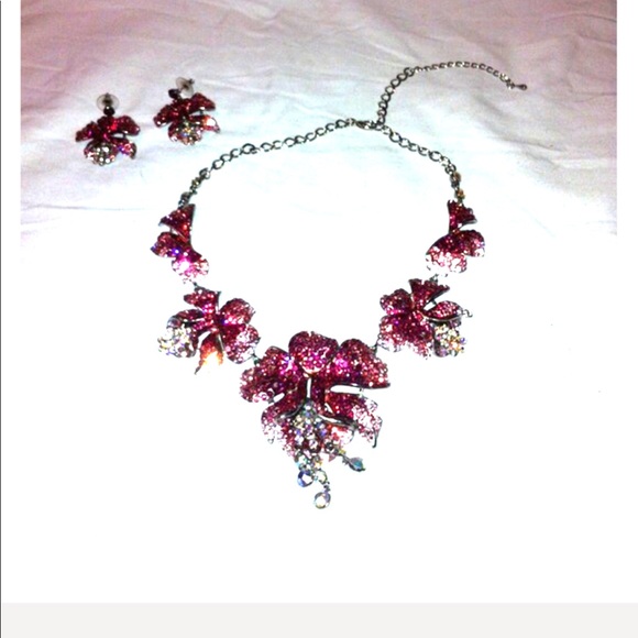Estate Crystal Necklace Earrings Set - Picture 3 of 7